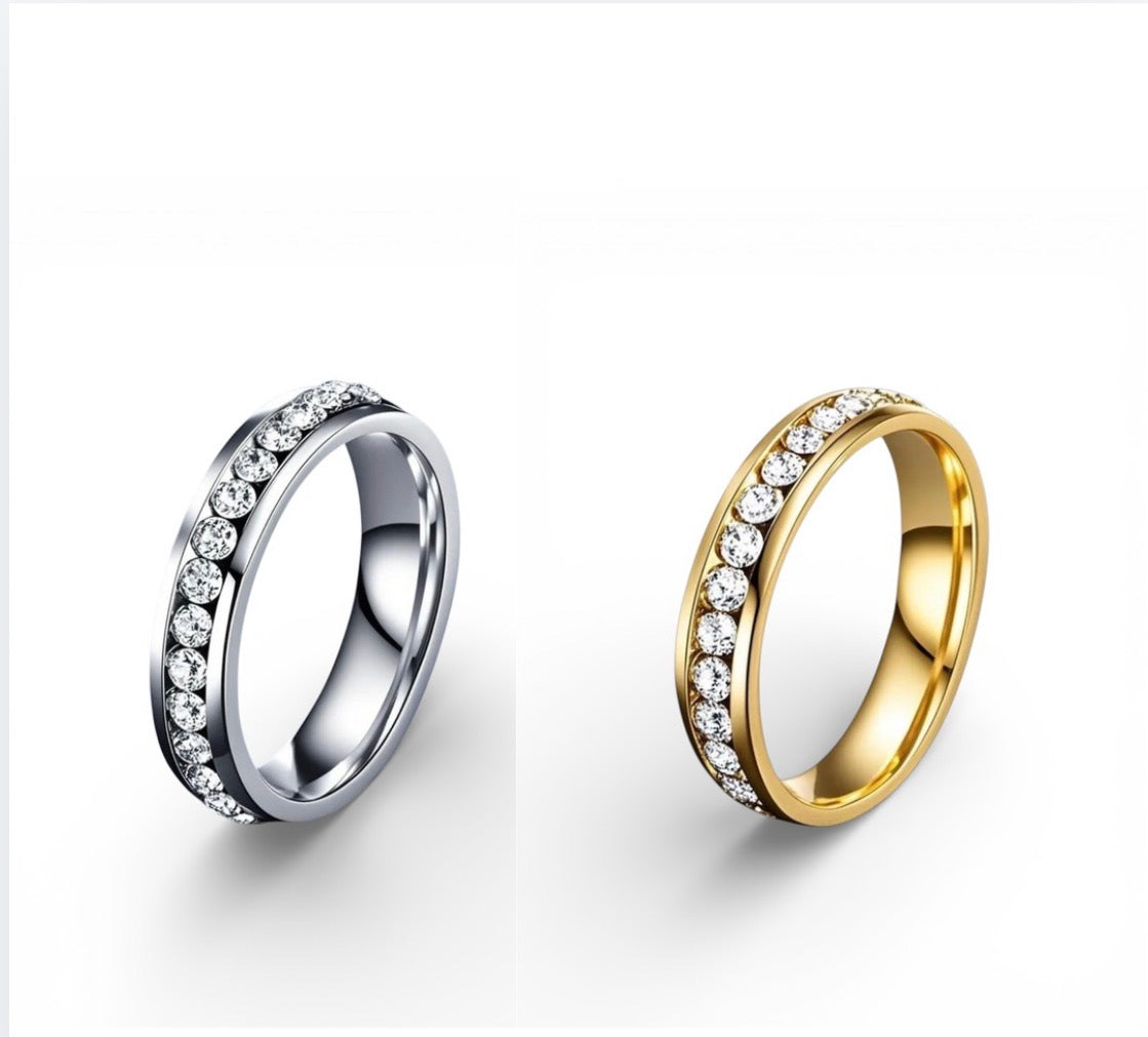 Ivy - Single Row Round Stone Band Ring