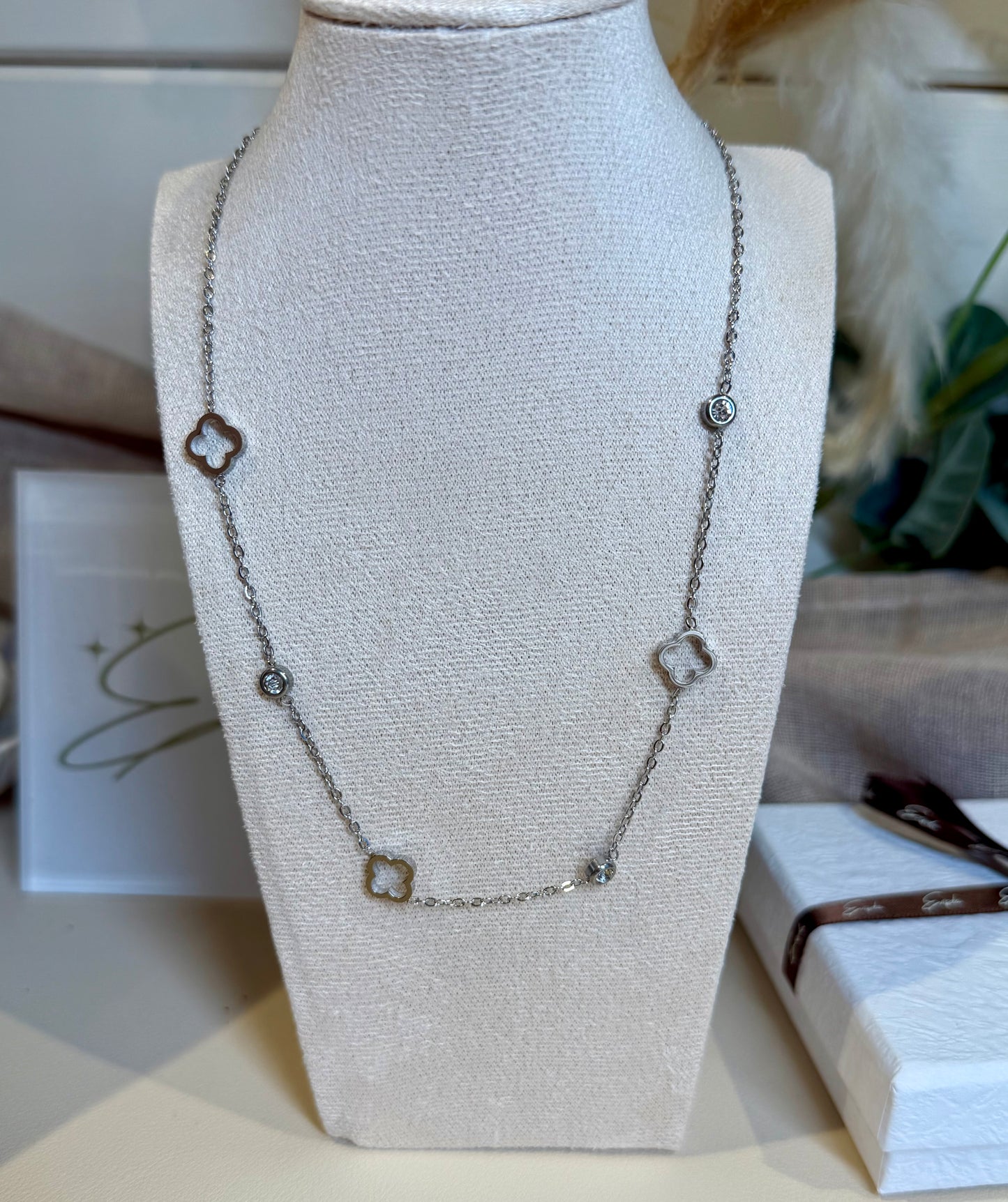 Felicity - Open Clover and Cubic Zirconia Necklace -Stainless Steel