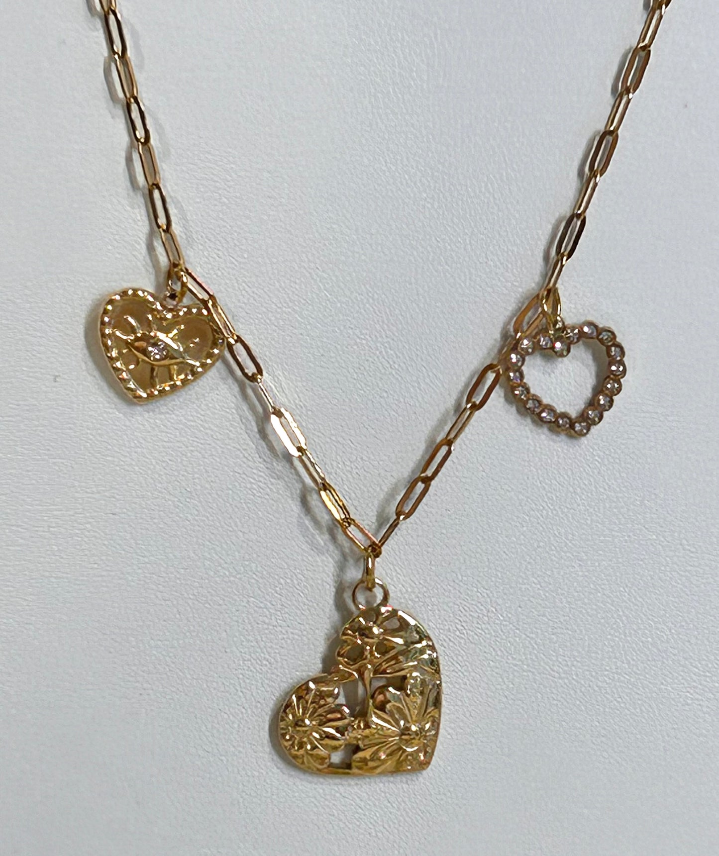 Evisda “Gillian”- Triple Heart Necklace