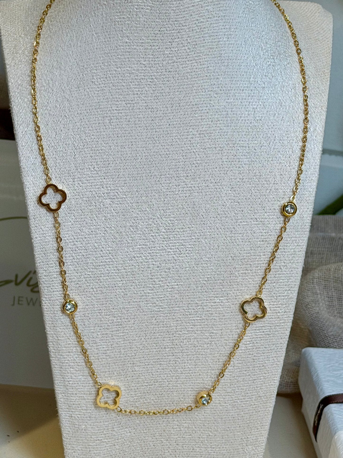 Felicity - Open Clover and Cubic Zirconia Necklace -Stainless Steel