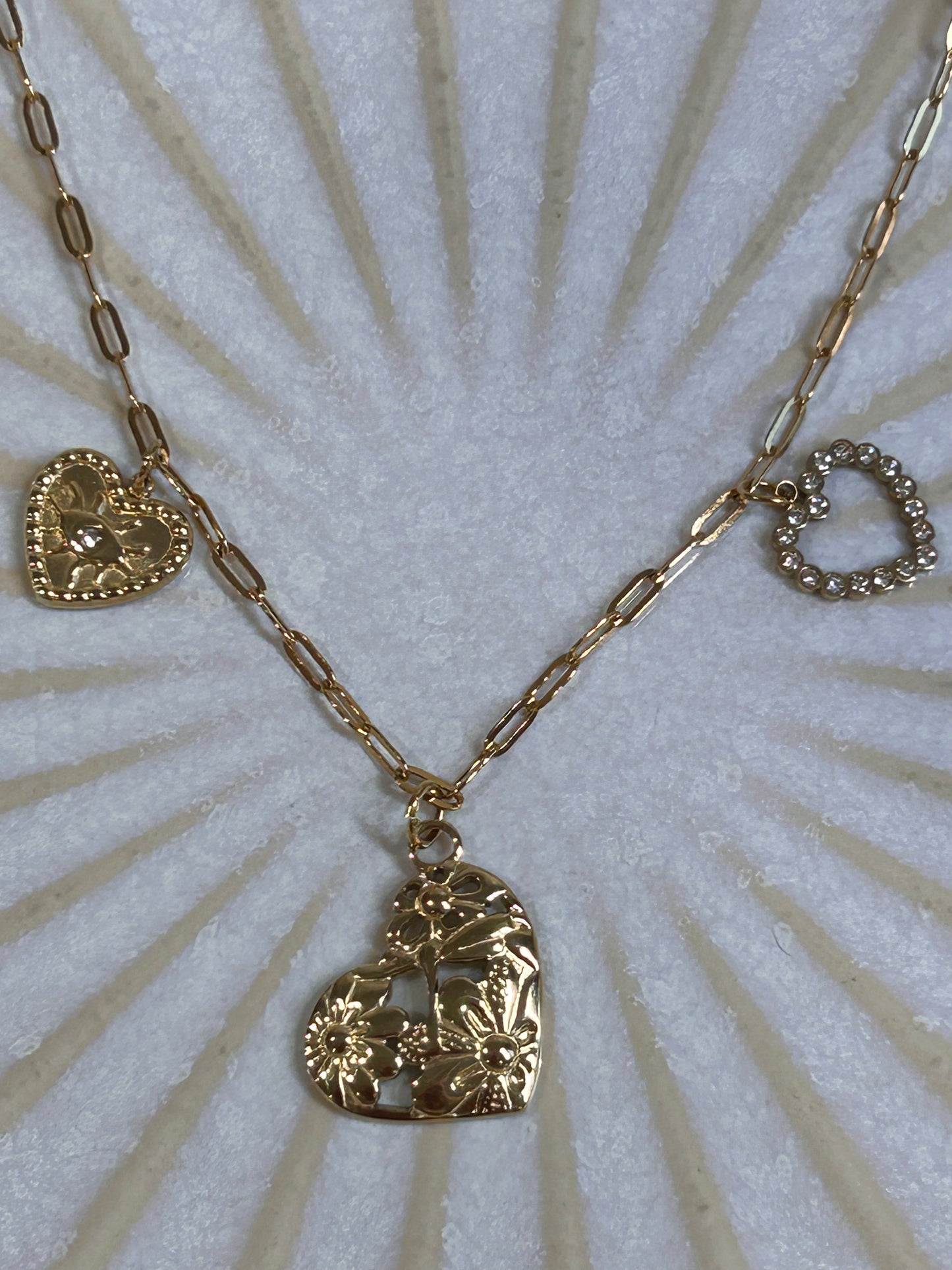 Evisda “Gillian”- Triple Heart Necklace